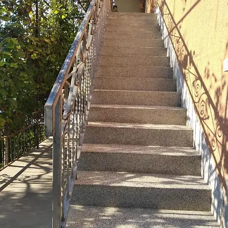 Nespula 3 Kaštela
