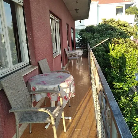 Nespula 3 * Kaštela
