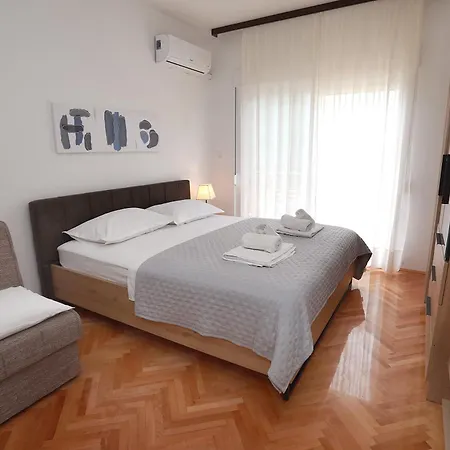 Nespula 3 * Kaštela