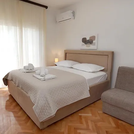 Apartment Nespula 3 *