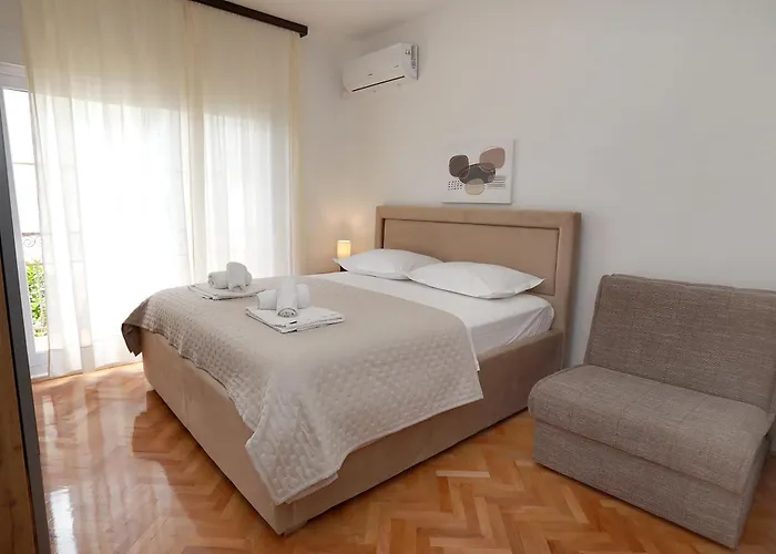 Appartement Nespula 3 *